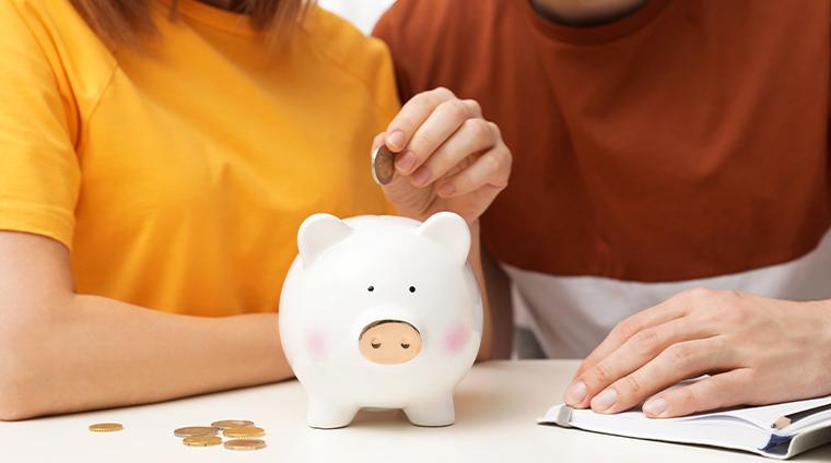 公務員夫婦の貯蓄額はいくら?手取り年収からいくら預貯金で貯めている?