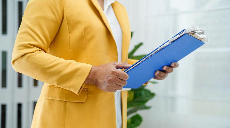 健康保険証12月2日で完全廃止。期限切れは使えない？マイナ保険証がない場合はどうする？
