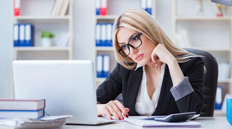 “亡くなった人の銀行口座はいつ凍結される？凍結前にお金を使ったらペナルティ？